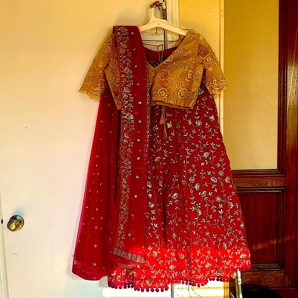 Bridal Occasions Cherry Red and Golden color lehnga ,Blouse and stole (duppata) - Picture 5 of 5